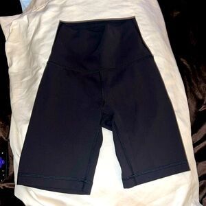 Lulemon black biker shorts